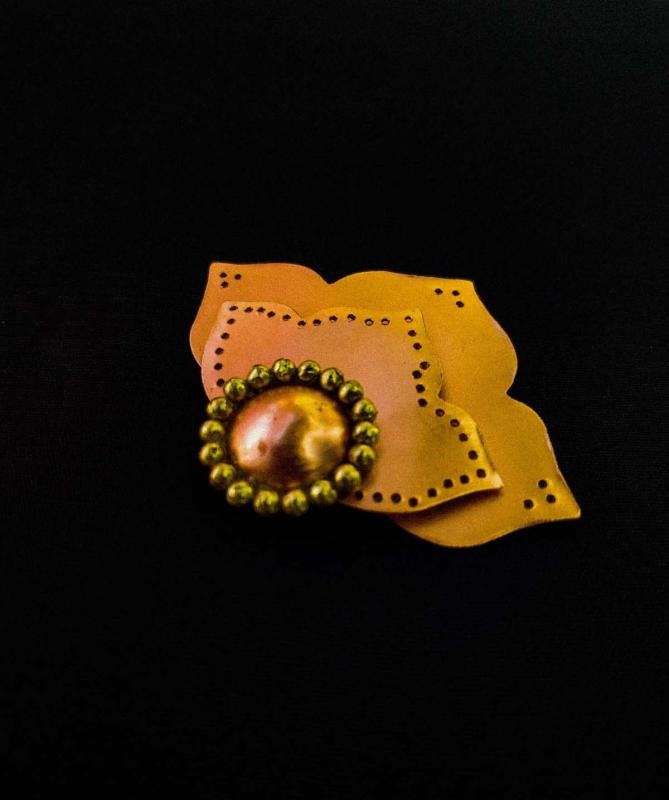 HALF FLOWER BROOCH