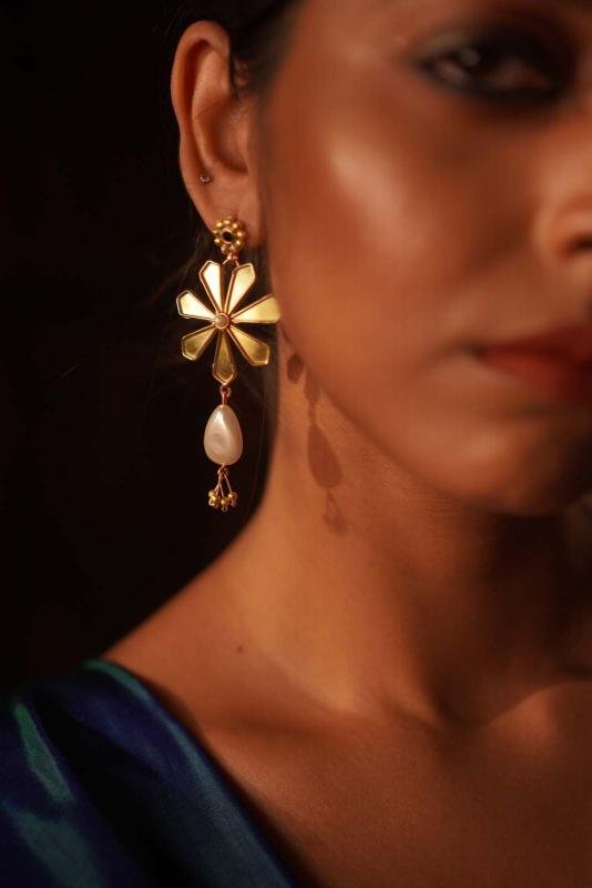 KARNPHOOL EARRINGS