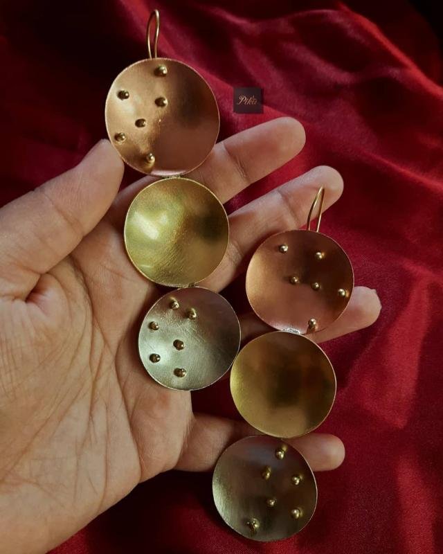 TRIADIC CAVE EARRINGS